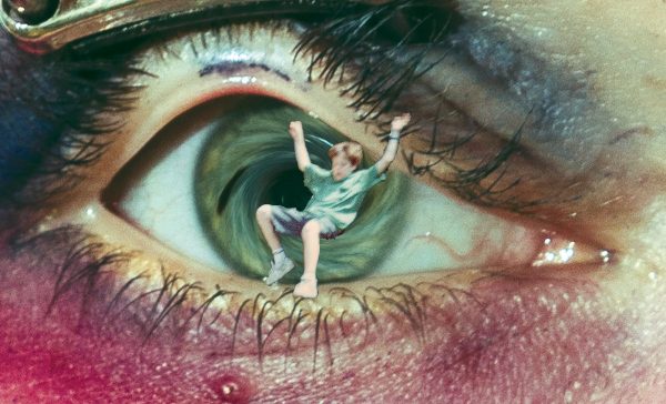 Le titre du jour : American girl de Shoefiti