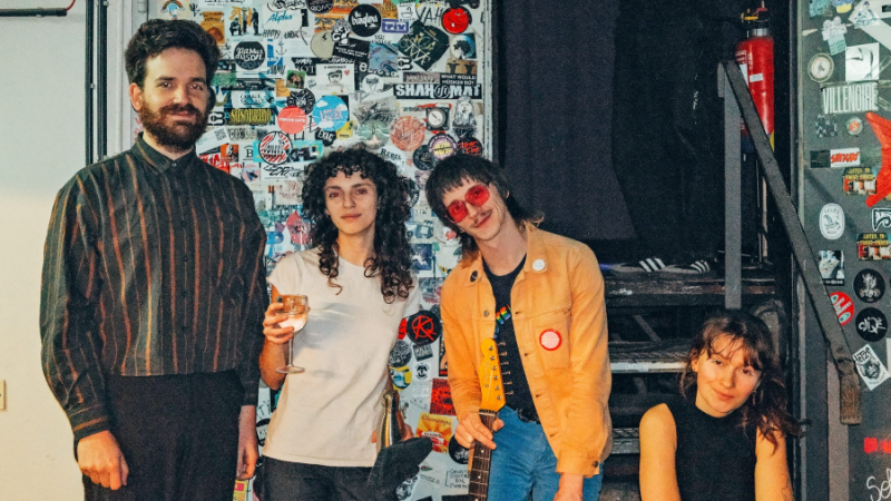 Le titre du jour : Hollywood de Pink Teeth Le titre du jour : Hollywood de Pink Teeth